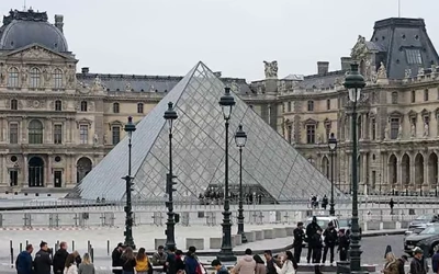 Kisah Pencurian Mona Lisa hingga Penjarahan Harta Napoleon di Museum Louvre